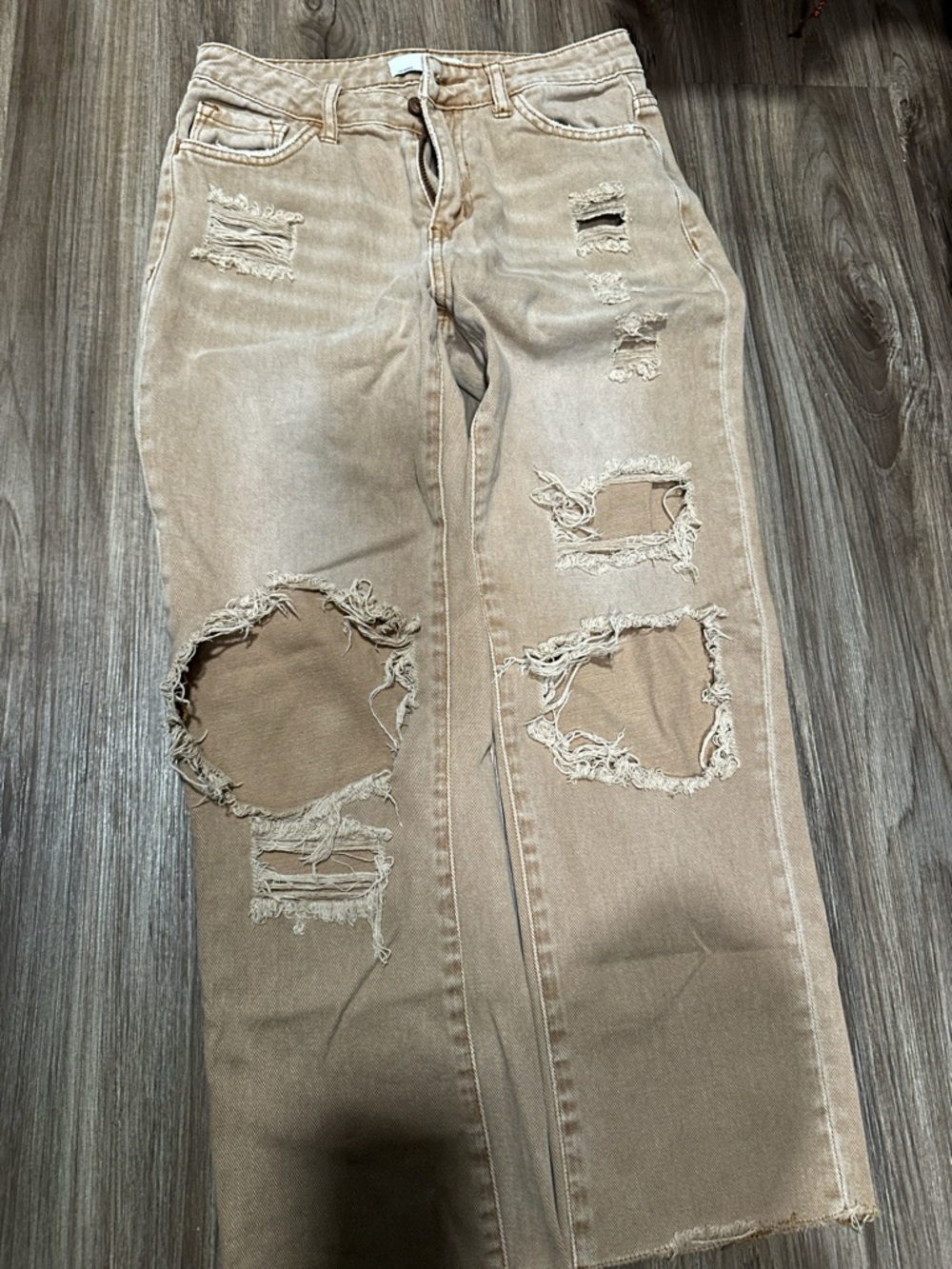 Vervet Distressed Beige Ripped Jeans